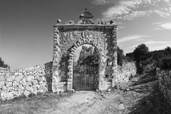 San-Martin-Gate-black-and-white-EDITED-2-